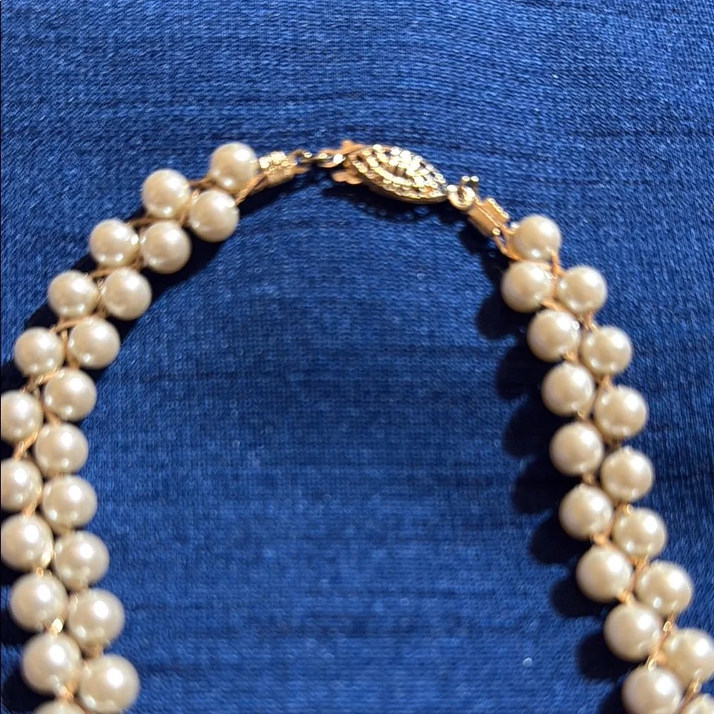 Avon Cream Double-Strand Pearl Necklace - Picture 2 of 5